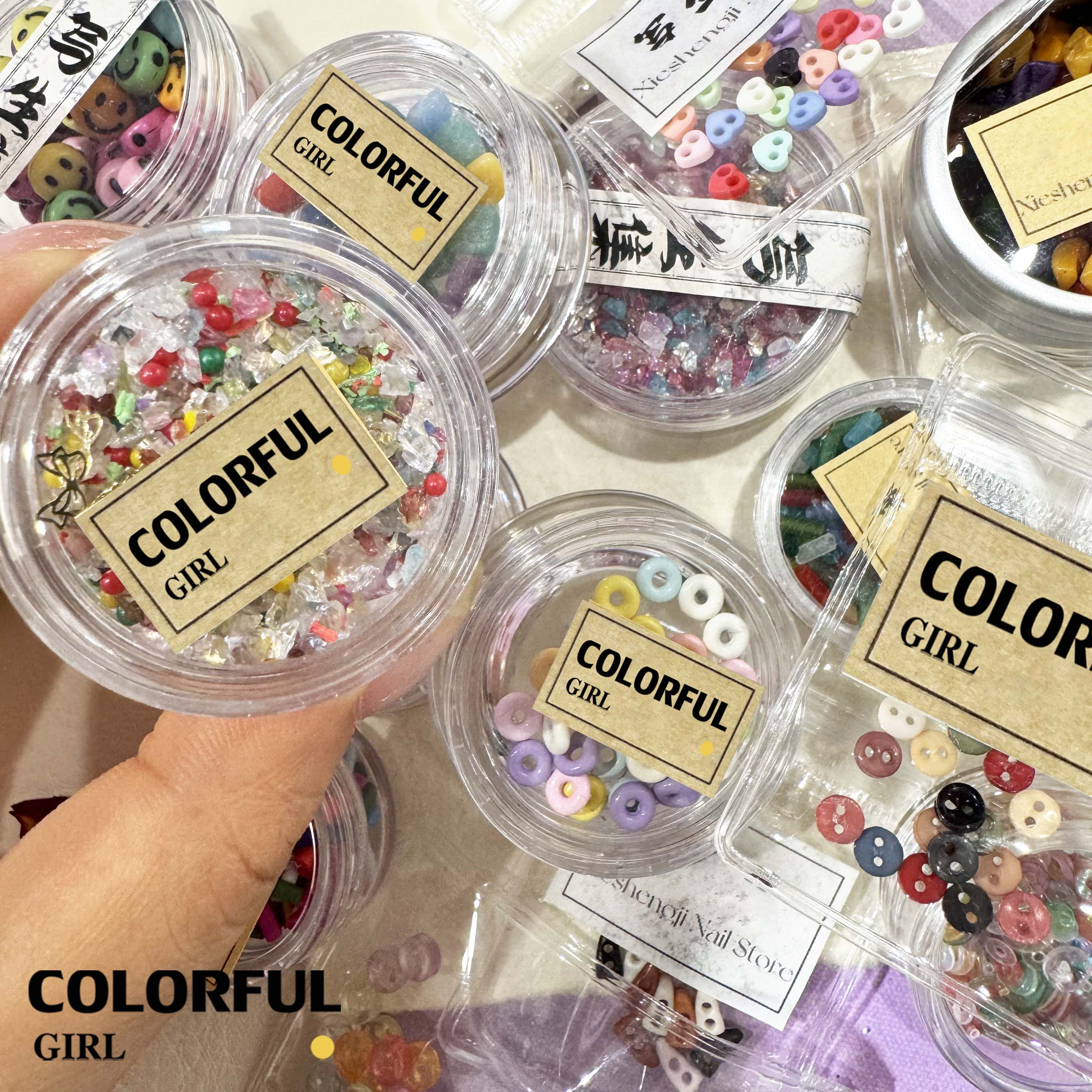 FUN BEADS สไตล์เกาหลี อะไหล่แต่งเล็บ หลากสี แบบกระปุก